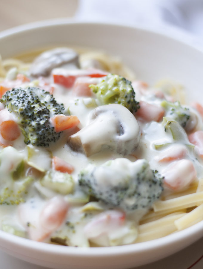 Veggie Pasta Alfredo #SundaySupper